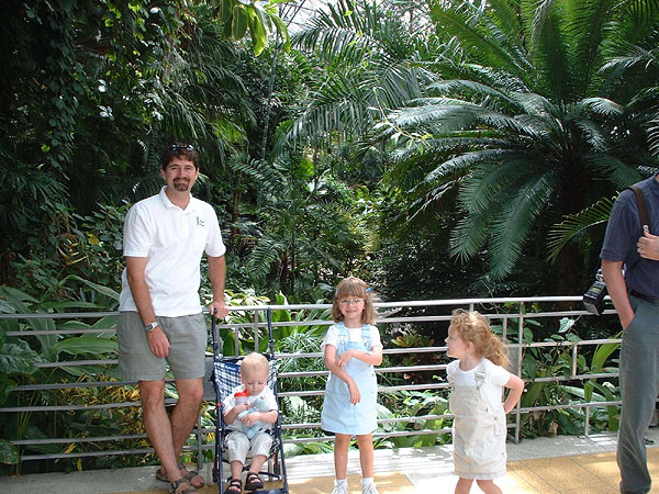 Daddy and the Kids.jpg 146.4K